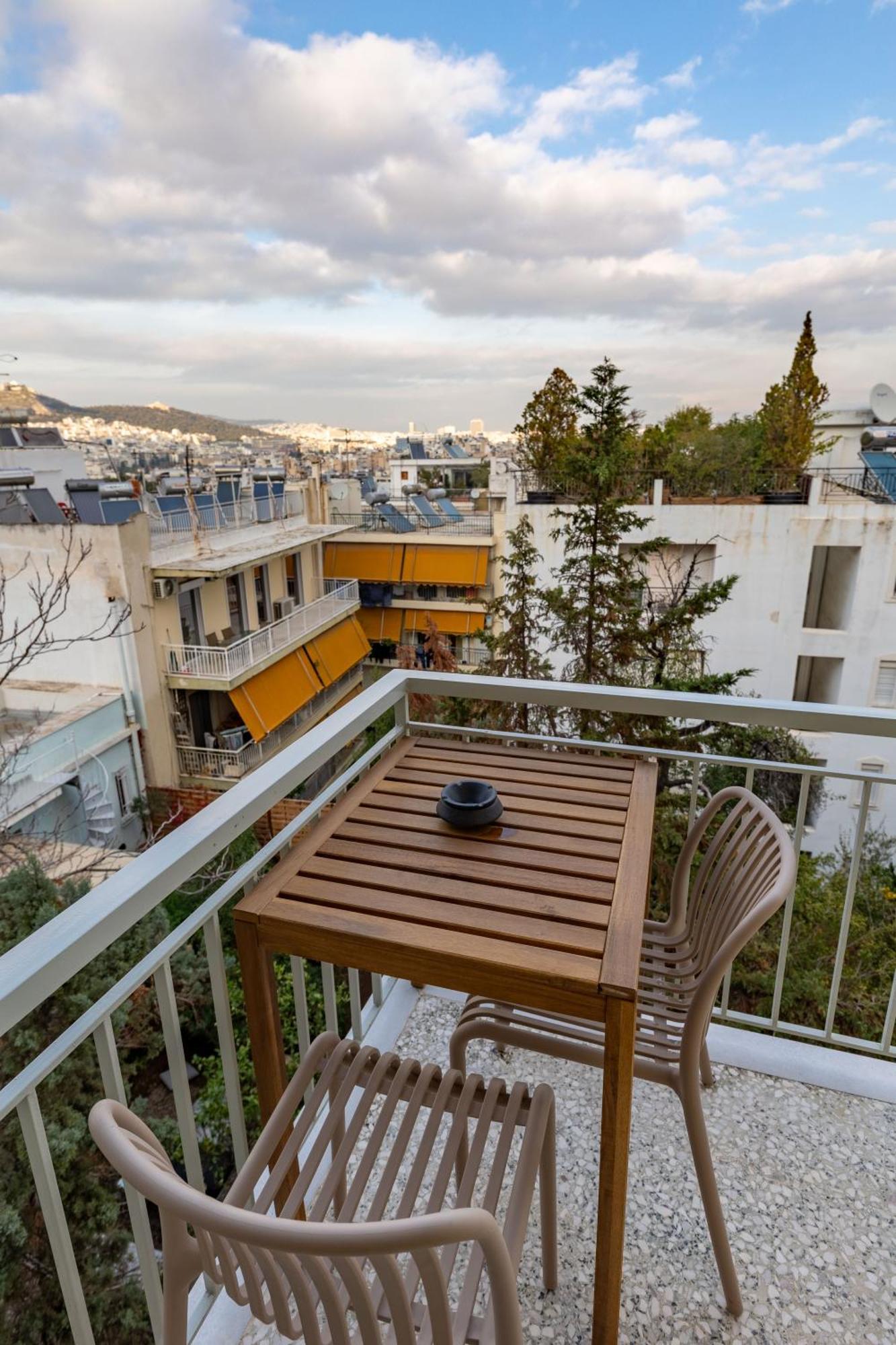 Pangrati Gem Views To Lycabettus Apartment